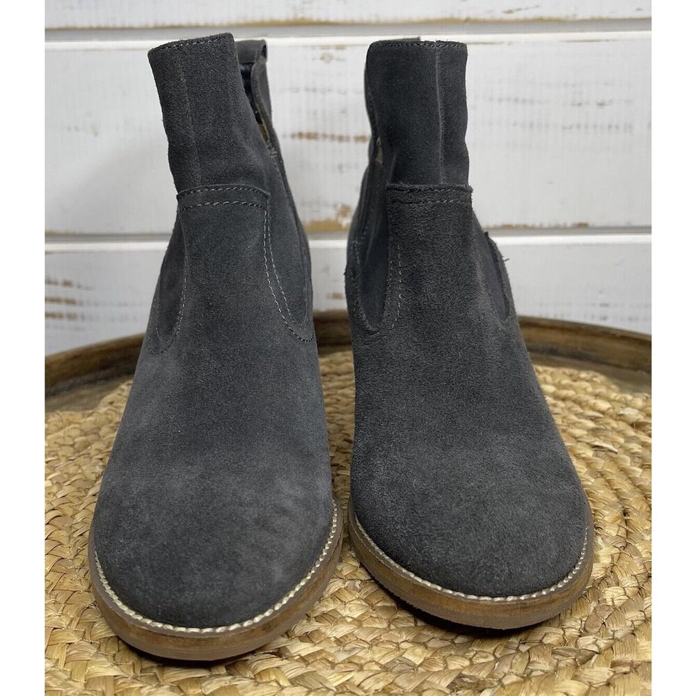 Blondo Irving Gray Suede Waterproof Wedge Chelsea Bootie Women's Size 7M EUC